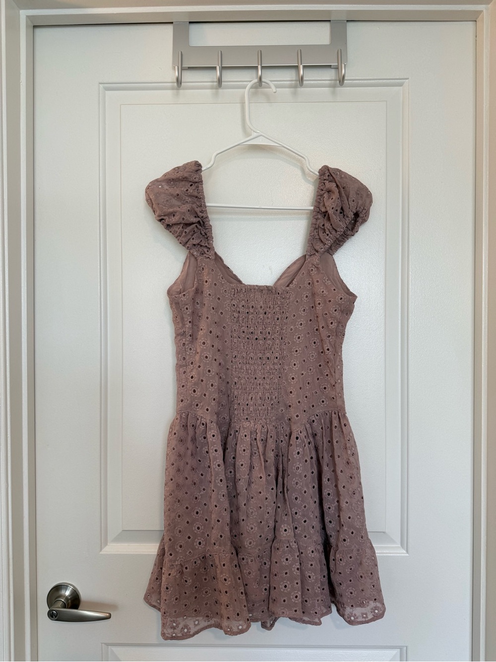 Kimchi Blue Mauve Floral Eyelet Puff-Sleeve Mini Dress - Picture 3 of 7